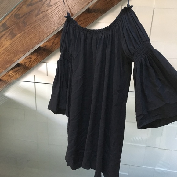 🌸3/$20 Black off shoulder fluted sleeve dress - Picture 3 of 3